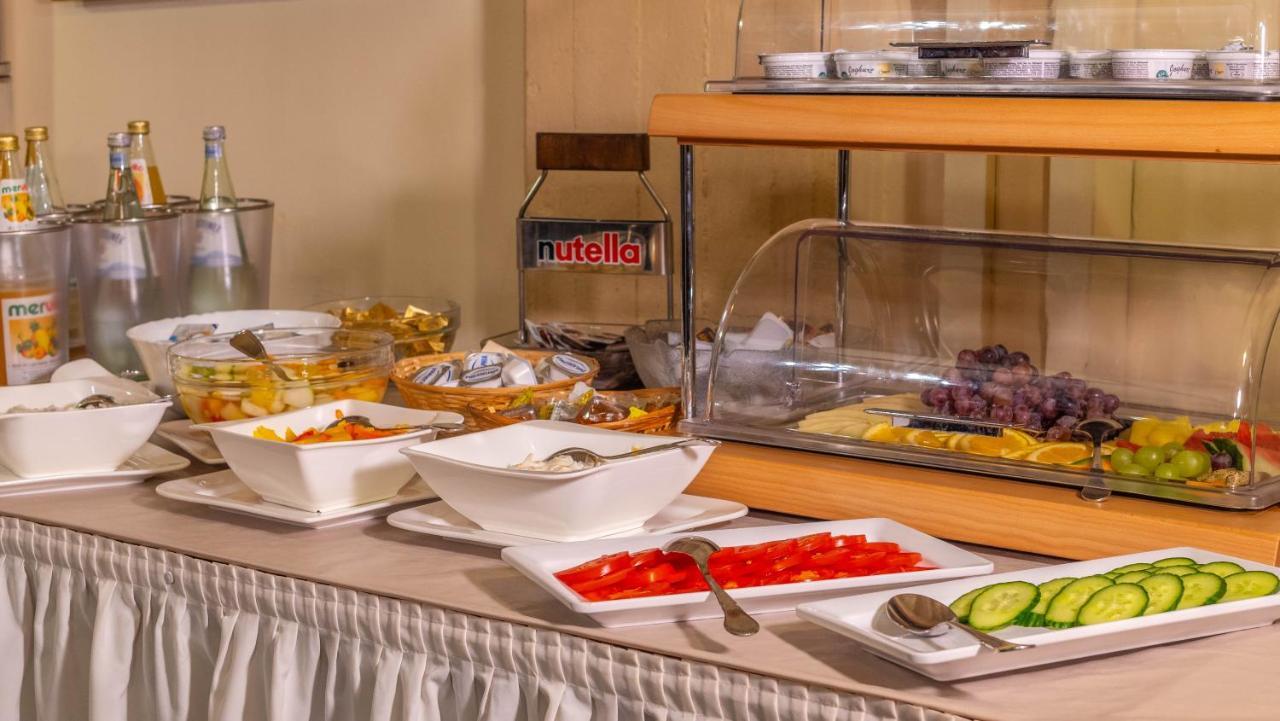 Hotel Gutenberger ลูเบค ภายนอก รูปภาพ